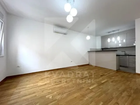 Rent, two bedroom apartment, 64m², City Kej, Podgorica - image 2