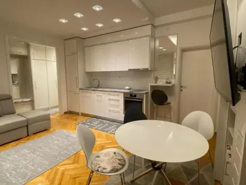 Izdavanje, jednosoban stan, 50m², Centar, Novi Sad - image 6