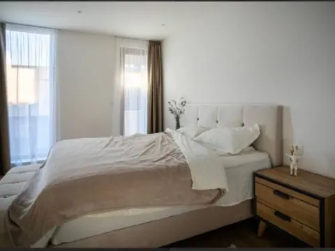 Izdavanje, kuća, 450m², Budva, Crna Gora - image 8