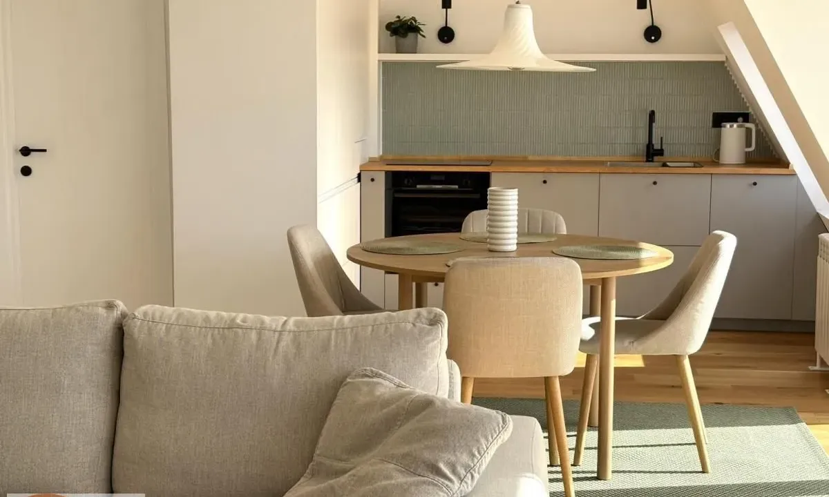 Izdavanje, trosoban stan, 85m², Lekino Brdo, Voždovac Sve Podlokacije