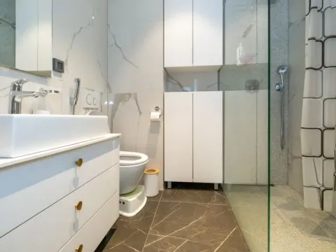 Izdavanje, trosoban stan, 142m², Zagorič, Podgorica - image 11