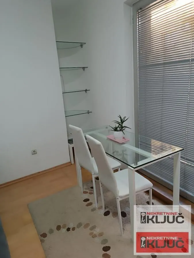 Izdavanje, jednosoban stan, 45m², Centar, Novi Sad