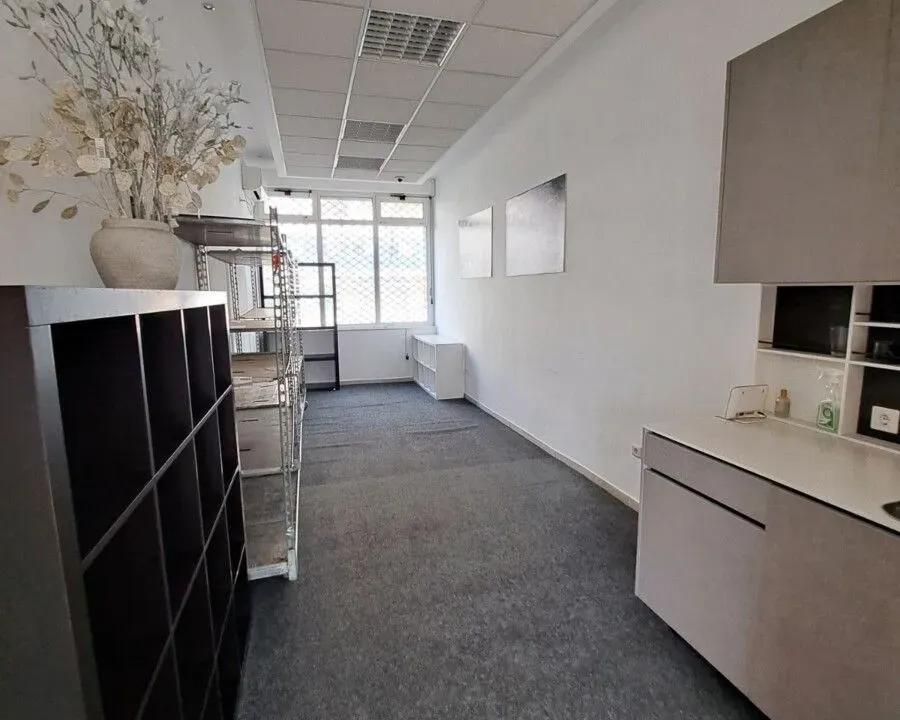 Izdavanje, poslovni prostor, 27m², Preko Morače, Podgorica