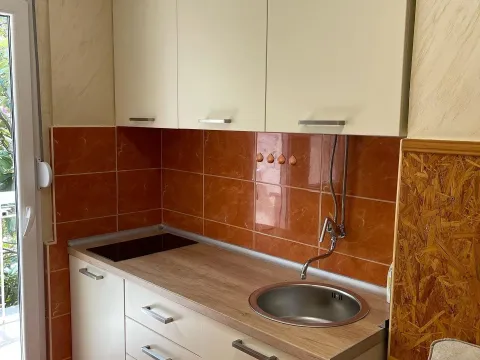 Izdavanje, garsonjera, 39m², Budva, Crna Gora - image 13