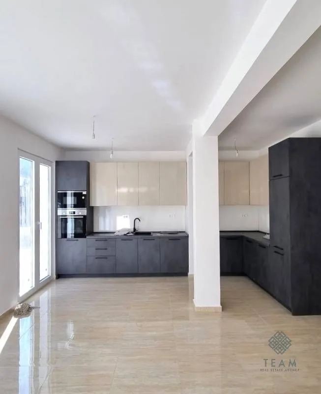 Prodaja, dvosoban stan, 68m², Đenovići, Herceg Novi
