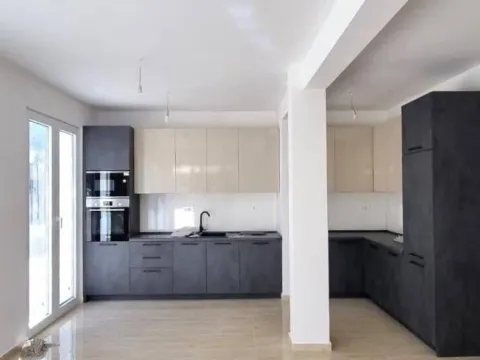 Prodaja, dvosoban stan, 68m², Đenovići, Herceg Novi - image 1