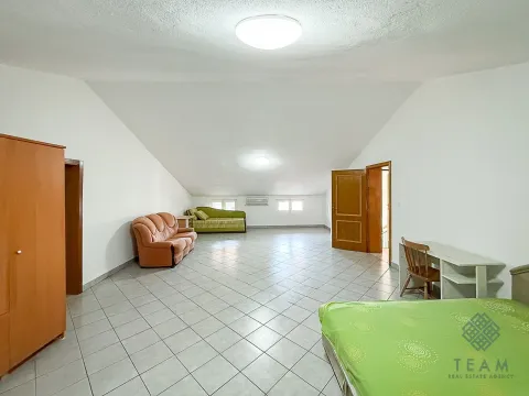 Rent, house, 400m², Zlatica, Podgorica - image 13