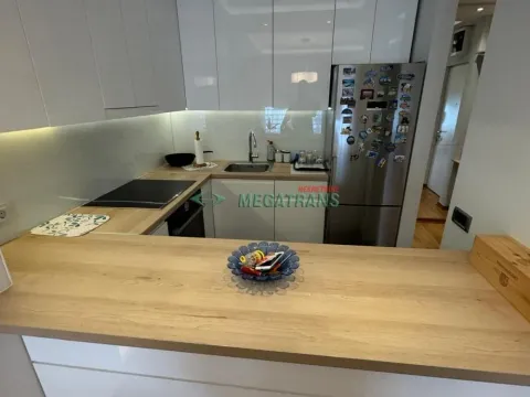 Izdavanje, trosoban stan, 84m², Hadzipopovac, Palilula Sve Podlokacije - image 8