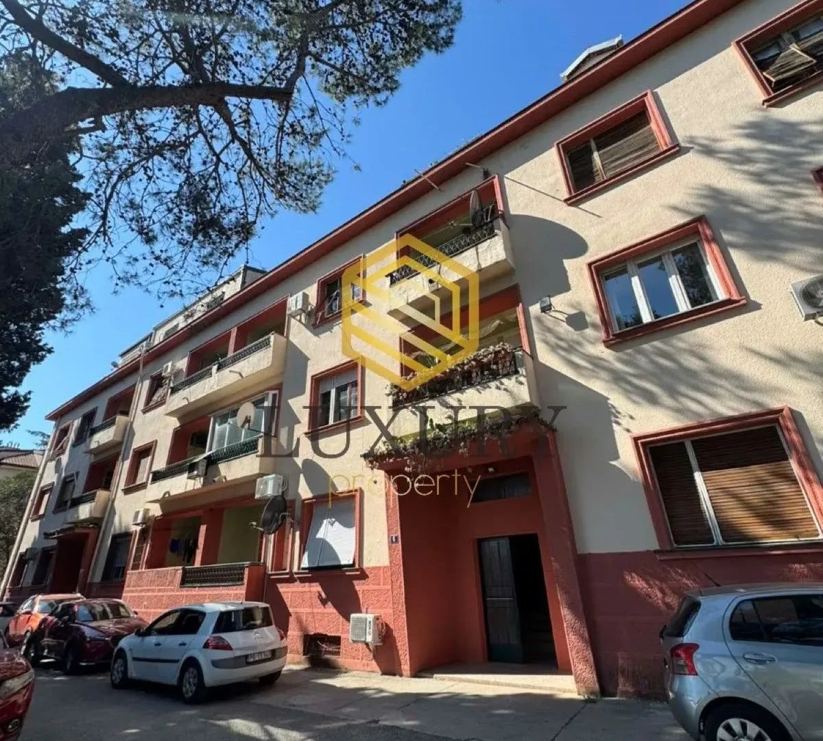 Prodaja, trosoban stan, 116m², Centar, Podgorica