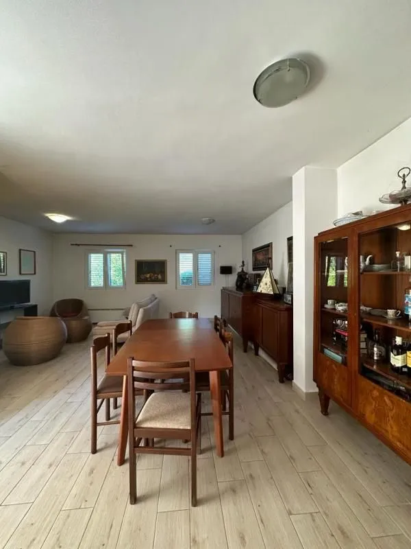 Sale, house, 260m², Zelenika, Podgorica