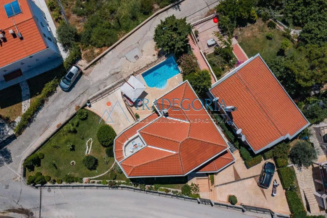 Prodaja, ugostiteljski objekat, 252m², Bar, Crna Gora