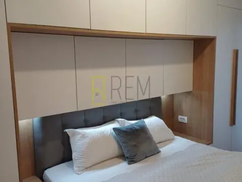 Prodaja, jednosoban stan, 50m², Stari Aerodrom, Podgorica - image 9