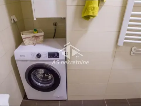 Izdavanje, četvorosoban stan, 93m², Voždovac Sve Podlokacije, Beograd - image 32