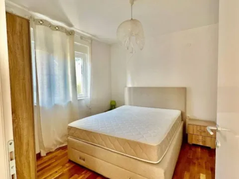 Rent, two bedroom apartment, 70m², Budva, Crna Gora - image 11