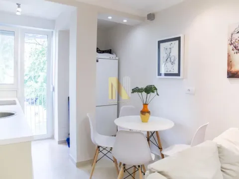 Izdavanje, trosoban stan, 55m², Sajmište, Novi Sad - image 11