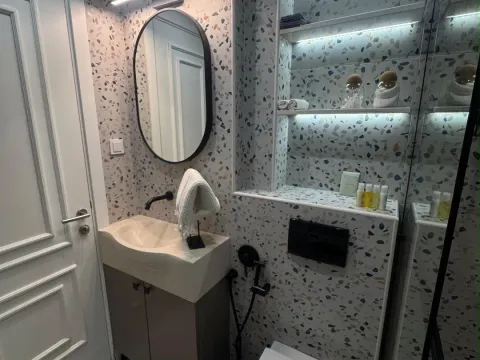 Izdavanje, jednosoban stan, 42m², Centar, Tivat - image 9