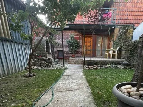 Kuća in Cvetkova Pijaca