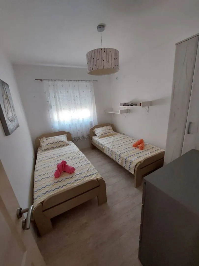 Rent, two bedroom apartment, 70m², Kalimanj, Tivat
