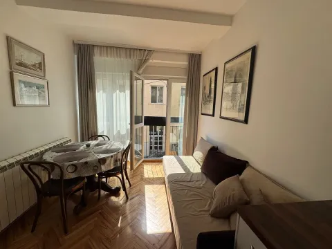 Rent, two bedroom apartment, 42m², Kalenić Pijaca, Vračar Sve Podlokacije - image 7