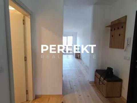 Izdavanje, trosoban stan, 80m², Kotež 1, Pančevo - image 15