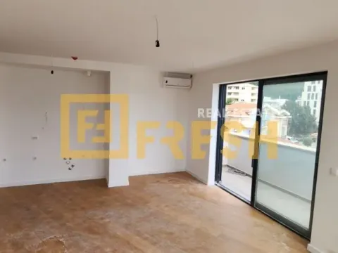 Sale, one bedroom apartment, 67m², Bečići, Budva - image 2