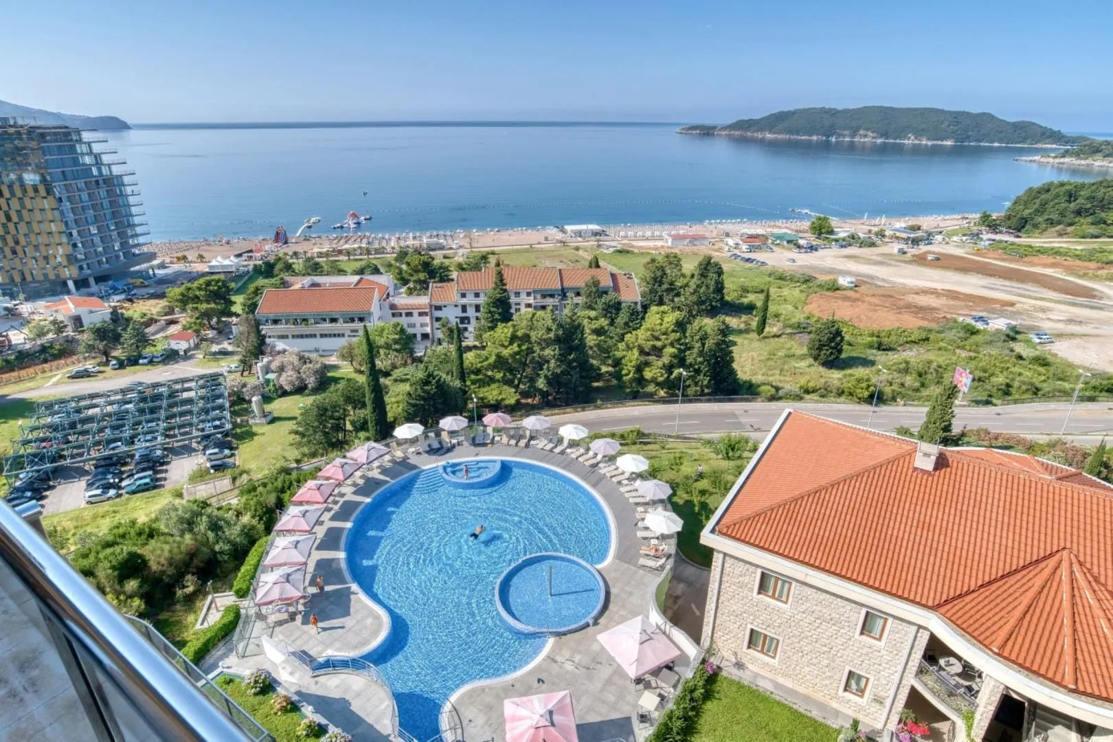 Sale, four bedroom apartment, 199m², Bečići, Budva