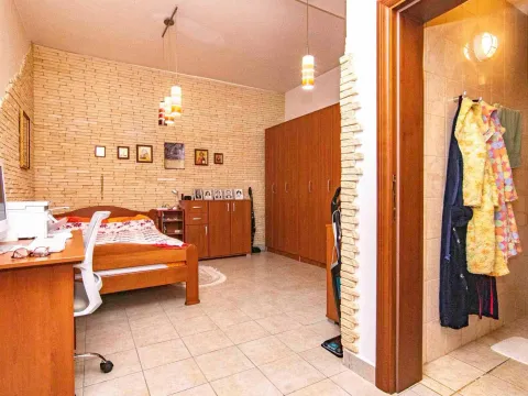 Prodaja, kuća, 400m², Glavica, Danilovgrad - image 7