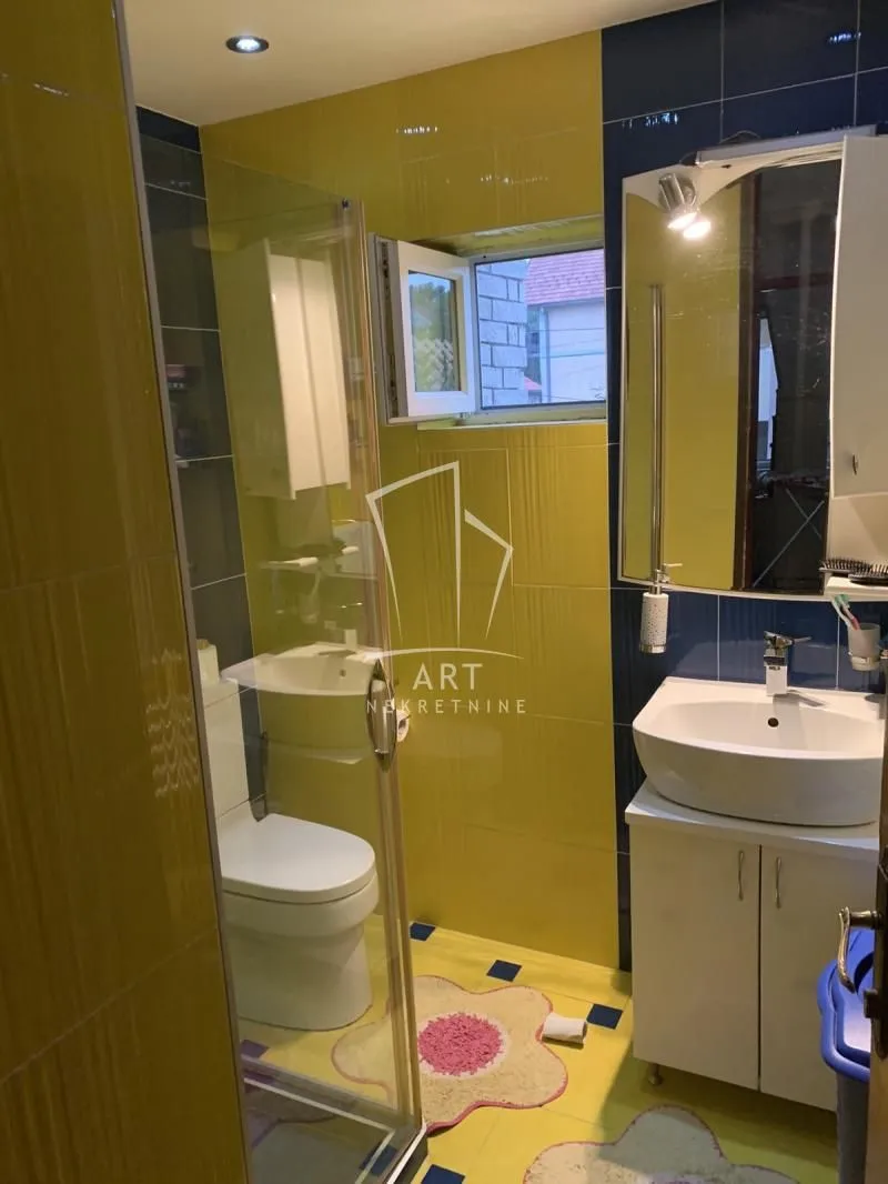 Prodaja, kuća, 336m², Jajinci, Voždovac Sve Podlokacije