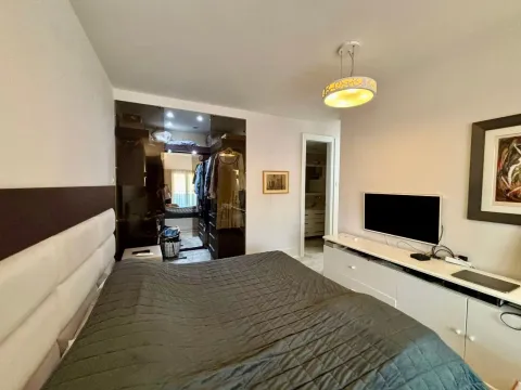 Izdavanje, trosoban stan, 150m², Tivat, Crna Gora - image 10