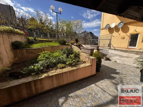 Izdavanje, kuća, 227m², Tatarsko brdo, Petrovaradin - image 8