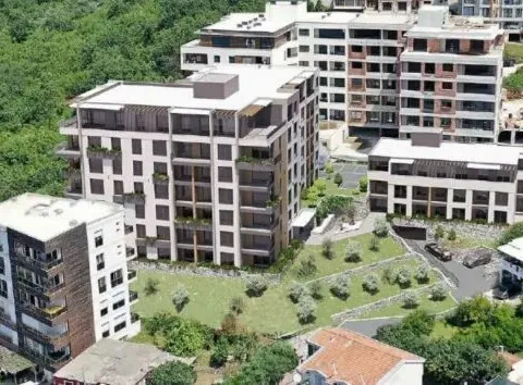 Sale, one bedroom apartment, 46m², Bečići, Budva - image 2