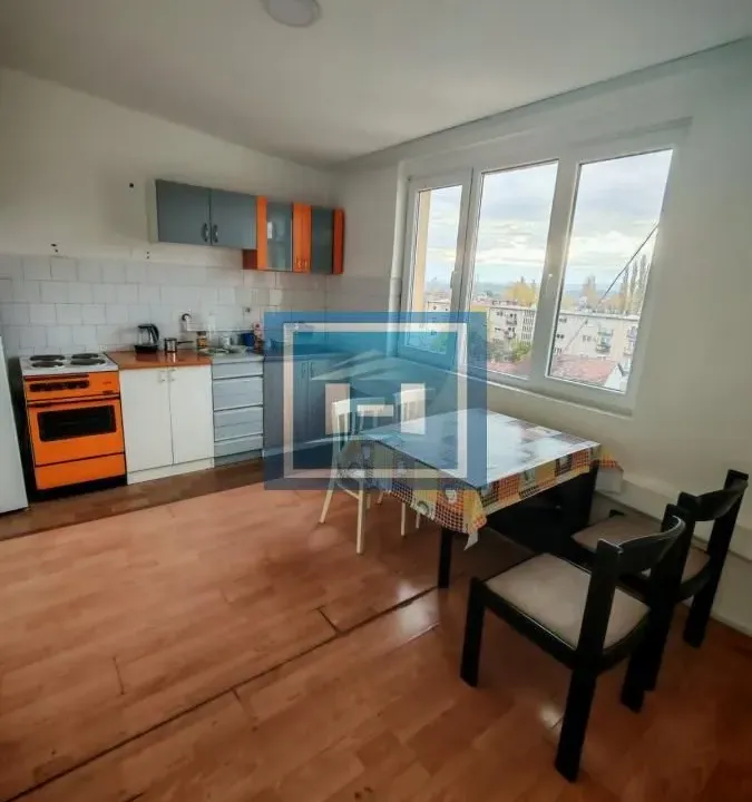 Izdavanje, dvosoban stan, 60m², Centar, Paraćin