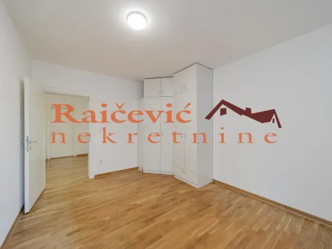 Izdavanje, poslovni prostor, 117m², Voždovac Sve Podlokacije, Beograd - image 14