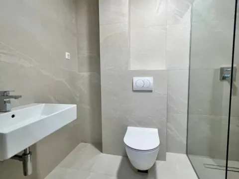 Izdavanje, trosoban stan, 115m², Preko Morače, Podgorica - image 9