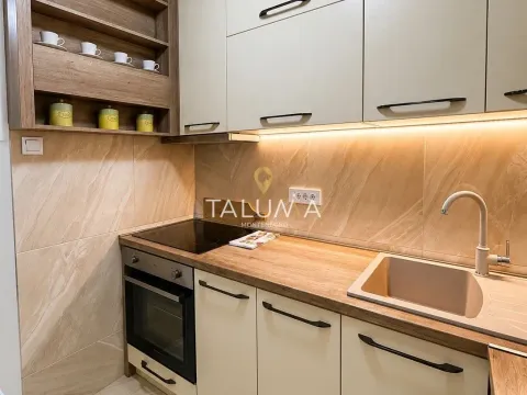 Rent, two bedroom apartment, 78m², Blok 5, Podgorica - image 5