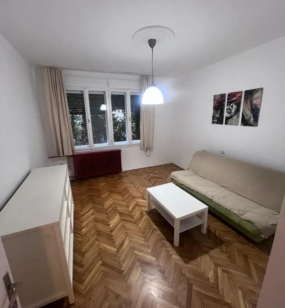 Izdavanje, trosoban stan, 55m², Savski Venac, Beograd