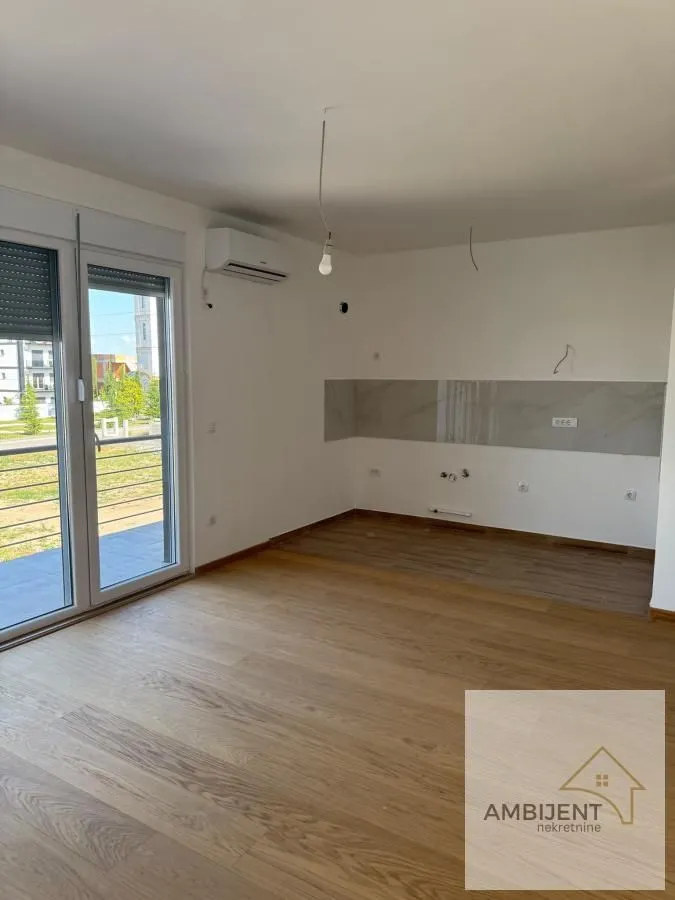Prodaja, dvosoban stan, 54m², Ledine, Beograd