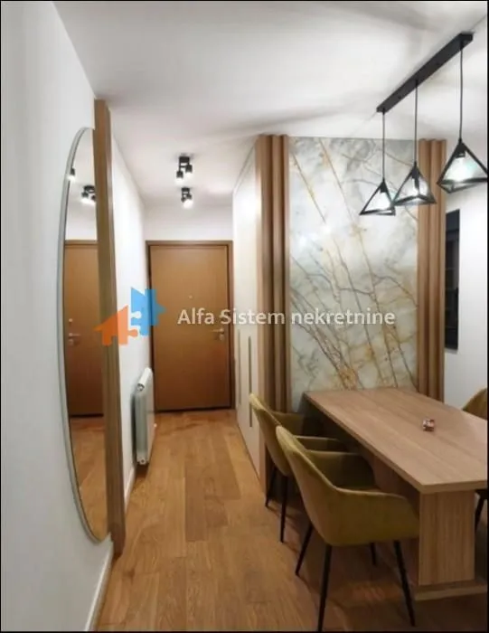 Izdavanje, trosoban stan, 65m², Čubura, Beograd