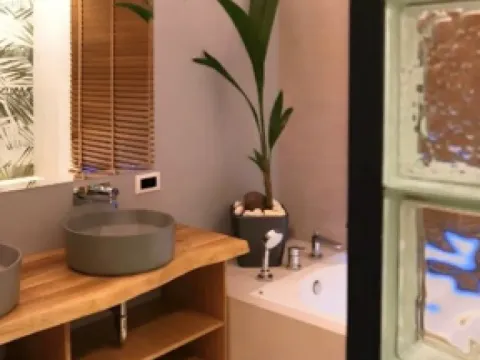 Prodaja, četvorosoban stan, 236m², Tivat, Crna Gora - image 16