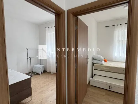 Rent, two bedroom apartment, 80m², Zelenika, Herceg Novi - image 5