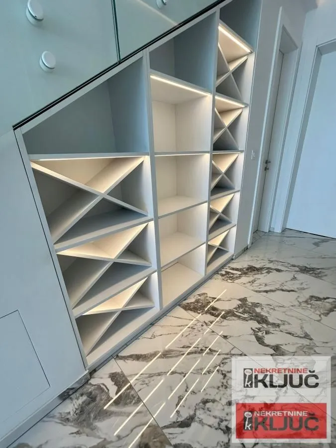 Izdavanje, kuća, 180m², Sremska Kamenica, Petrovaradin