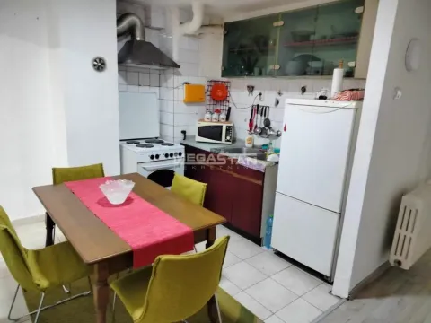 Izdavanje, trosoban stan, 53m², Kanarevo Brdo, Beograd - image 4