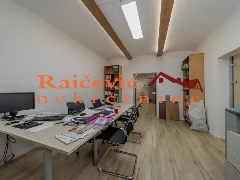 Prodaja, četvorosoban stan, 84m², Stari Grad, Beograd - image 3