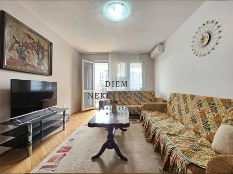 Rent, one bedroom apartment, 60m², Centar, Bar - image 1