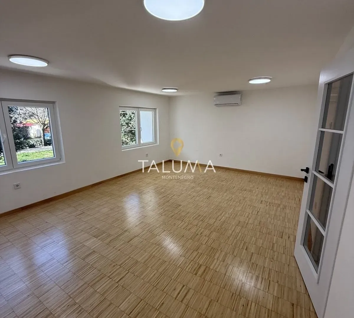 Izdavanje, poslovni prostor, 74m², Zabjelo, Podgorica