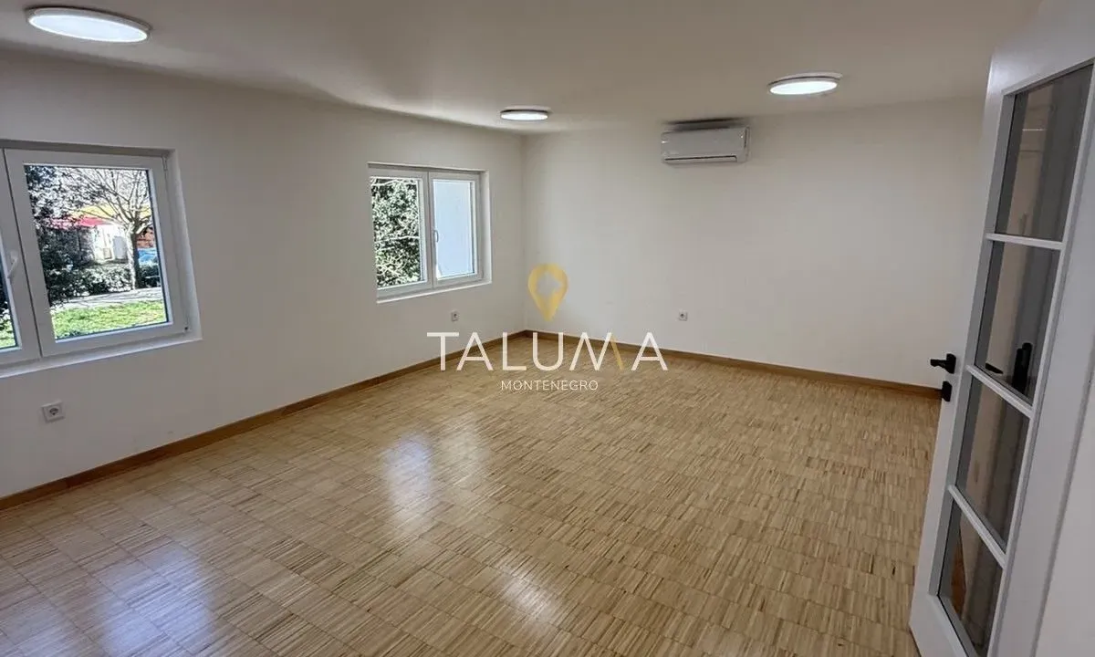 Izdavanje, poslovni prostor, 74m², Zabjelo, Podgorica