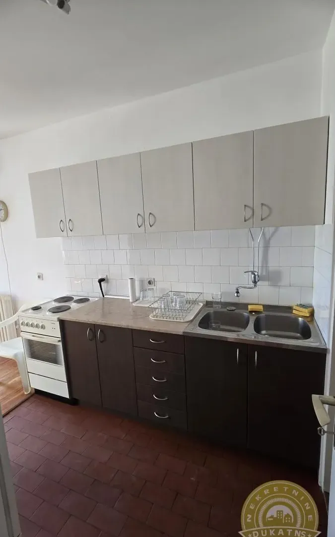 Izdavanje, dvosoban stan, 66m², Banatić, Novi Sad Sve Podlokacije