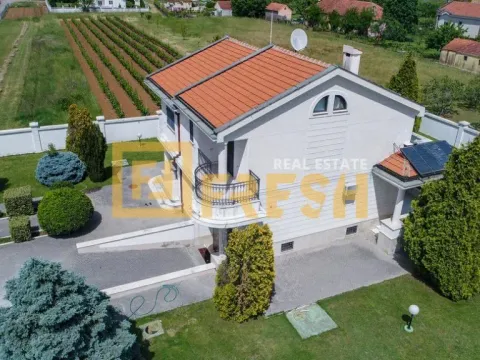 Sale, house, 320m², Tološi, Podgorica - image 2