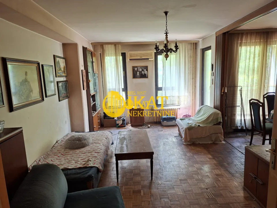 Prodaja, dvosoban stan, 74m², Crveni Krst, Beograd