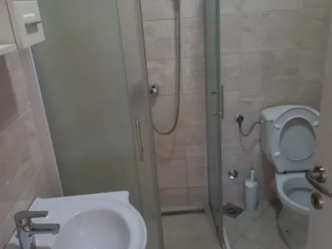 Izdavanje, jednosoban stan, 45m², Mažina, Tivat - image 4